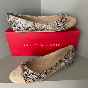 Snakeskin flats by Kelly & Katie ๐ฅฐ